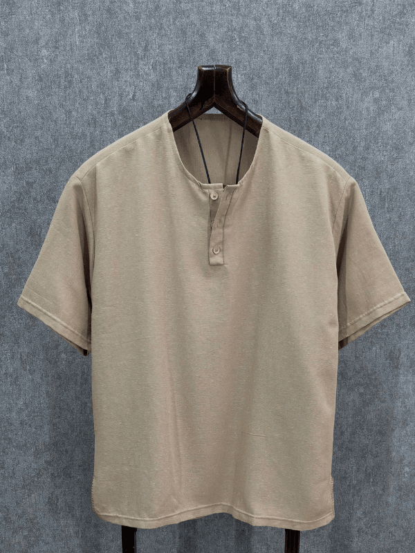 Oversize Nopeli Yırtmaç Detaylı Yarım Patlı Toprak Pamuk Keten Tshirt