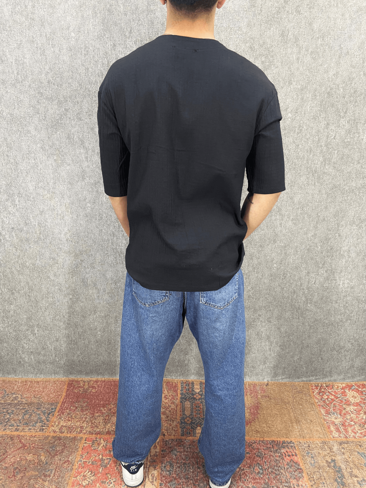 Oversize Müslin Kumaş V Yaka Siyah Gömlek 