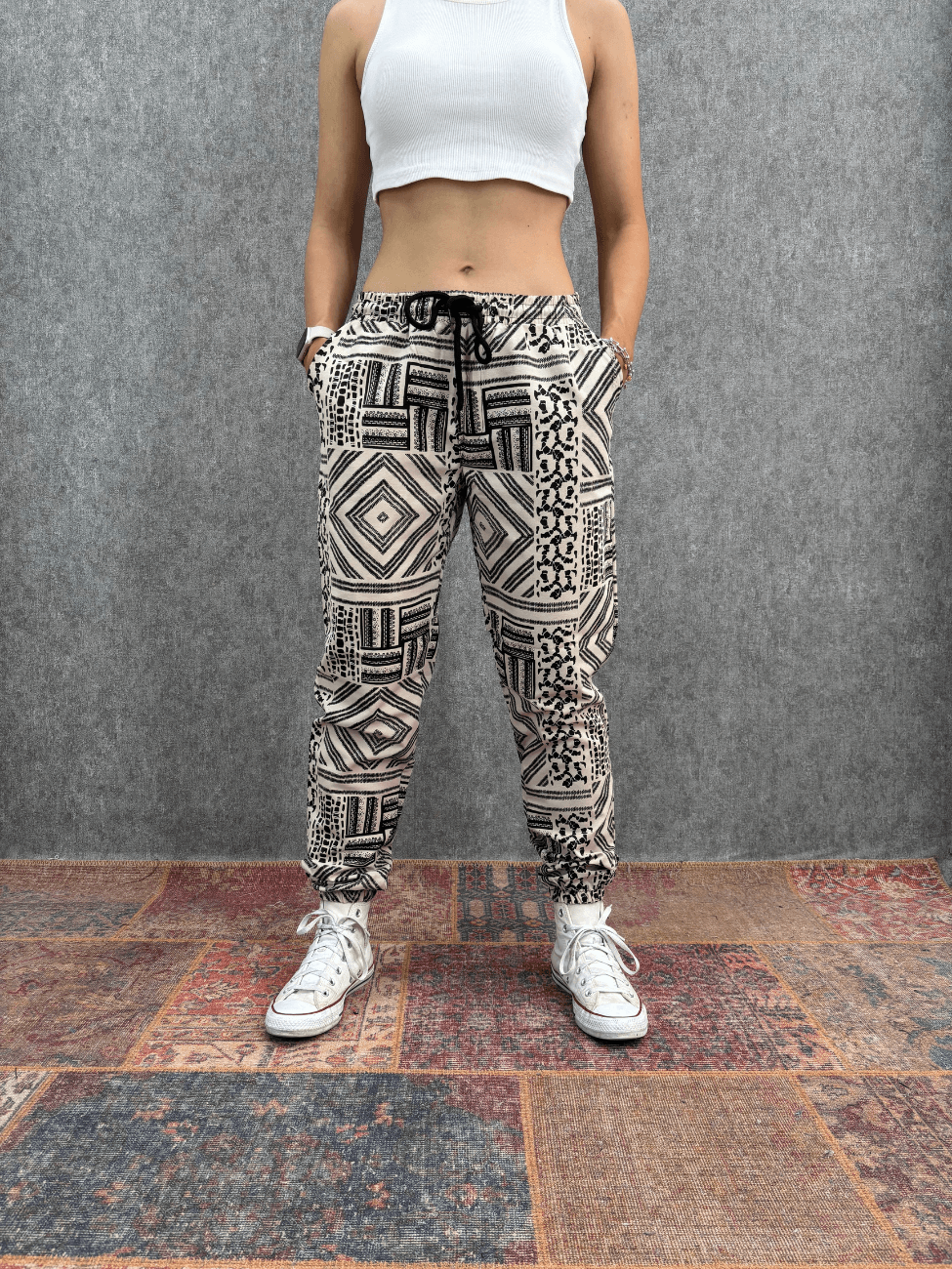 Bel ve Paça Lastikli Desenli Jogger