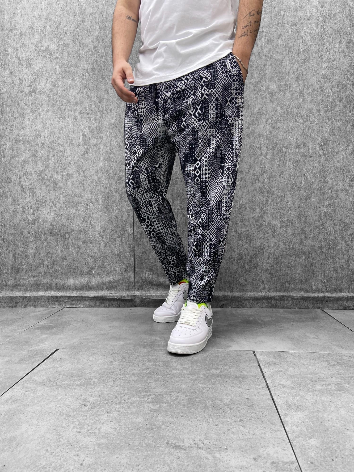 Beli Lastikli Düz Paça Desenli Baggy Pantolon