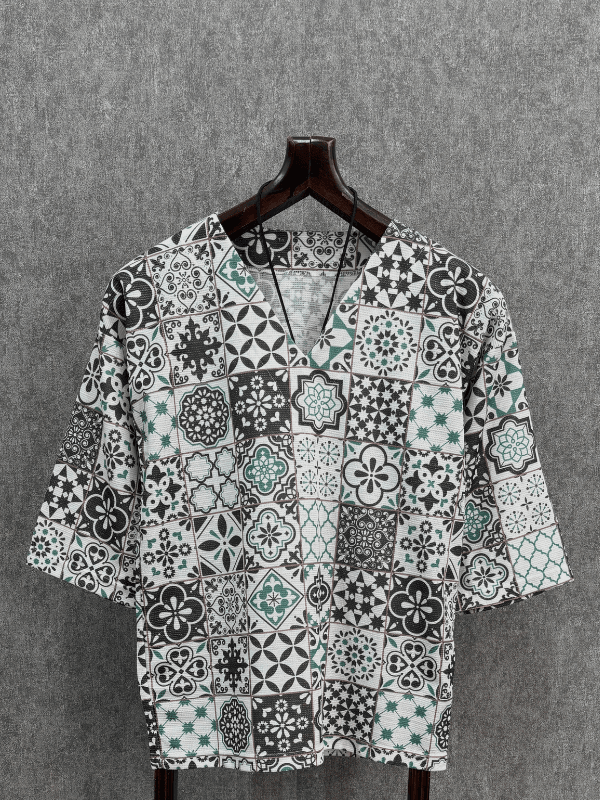Oversize V Yaka Fakir Kol Desenli Tshirt