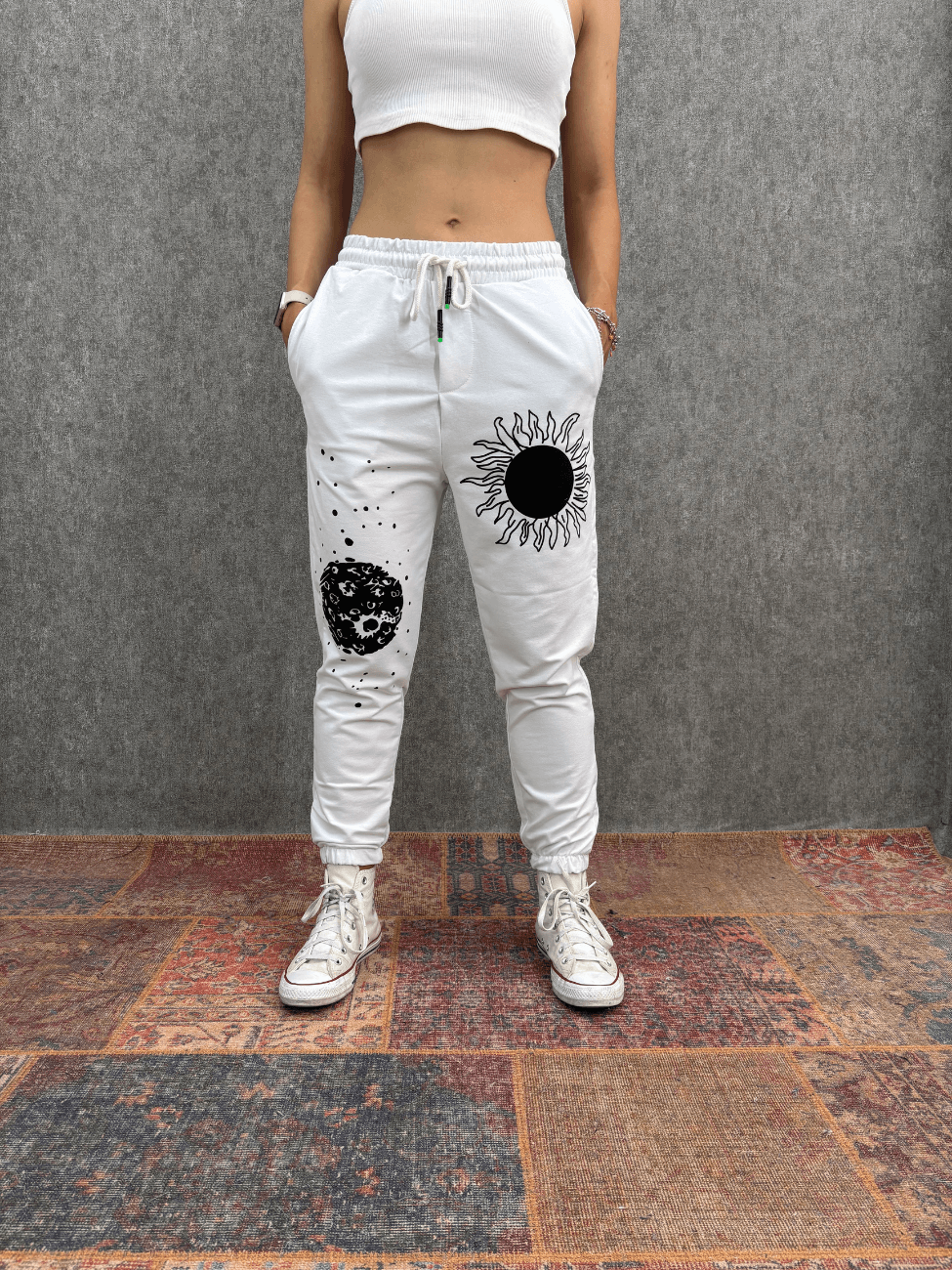Bel ve Paça Lastikli Baskılı Beyaz Jogger