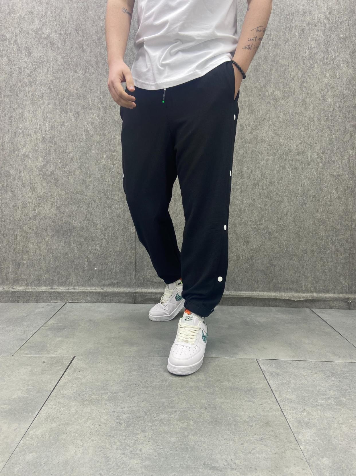 Rahat Kalıp Beli Lastikli Yanları Çıt Çıtlı Pamuk Örme Siyah Jogger