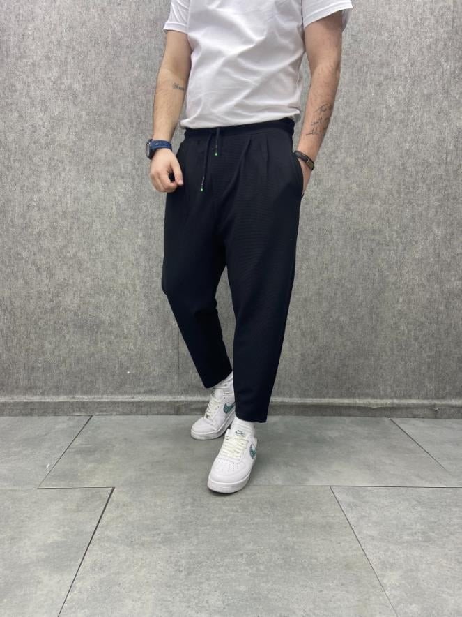 Rahat Kalıp Beli Lastikli Pileli Bilek Paça Siyah Baggy Pantolon
