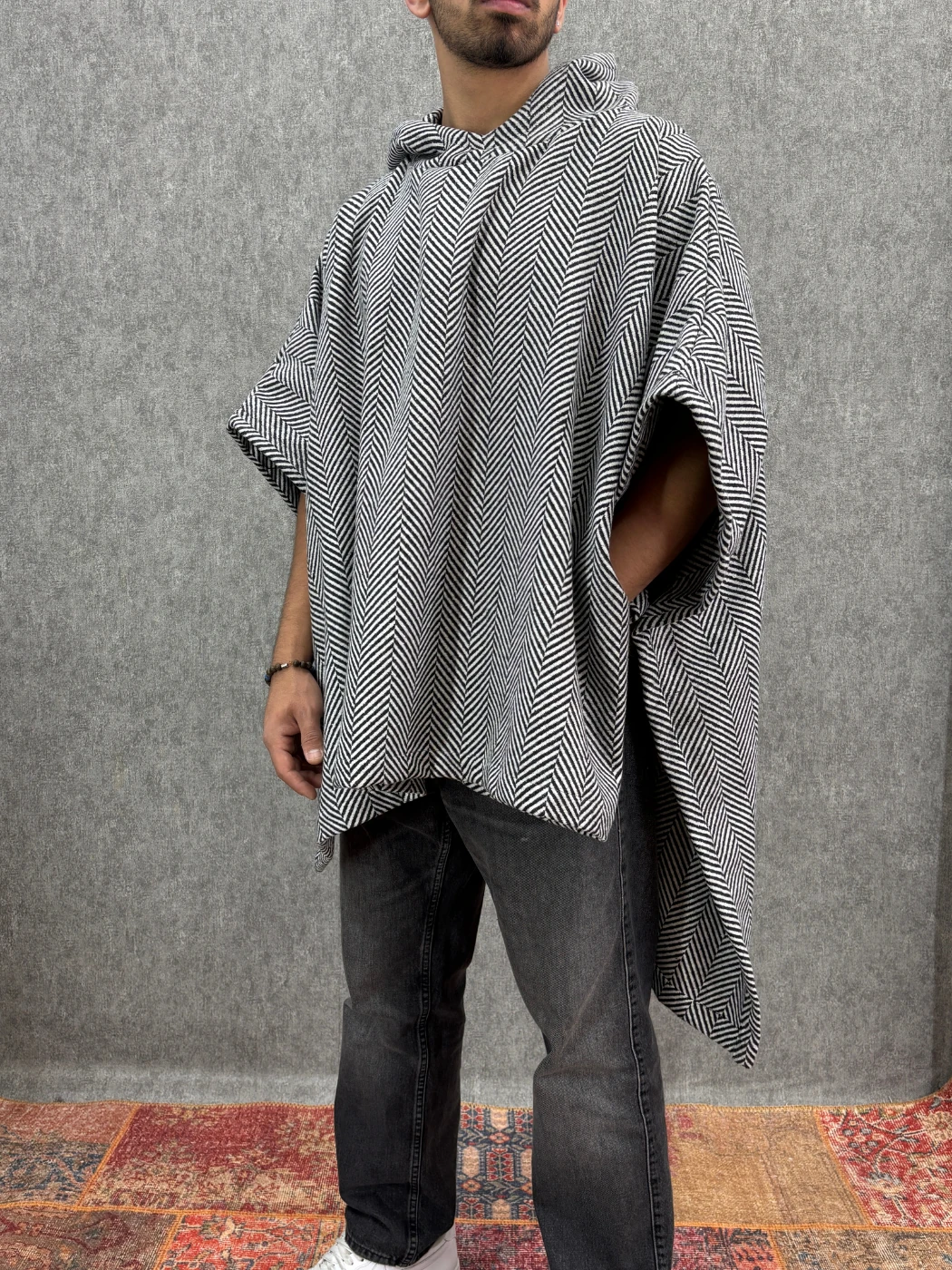 Oversize Kapüşonlu Desenli  Panço