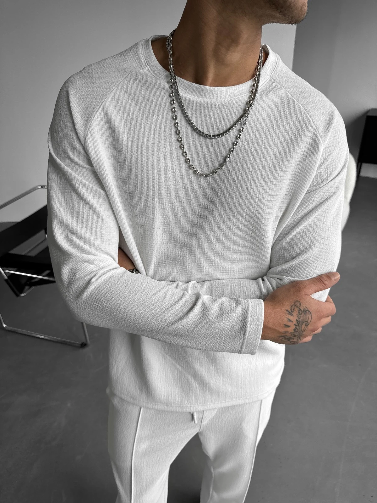 Regular Dokulu Krep Beyaz Tshirt