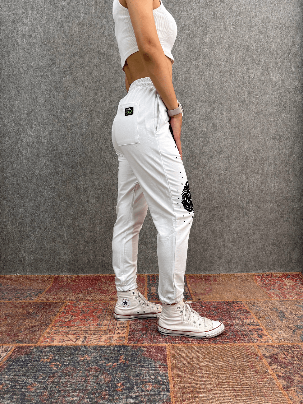 Bel ve Paça Lastikli Baskılı Beyaz Jogger