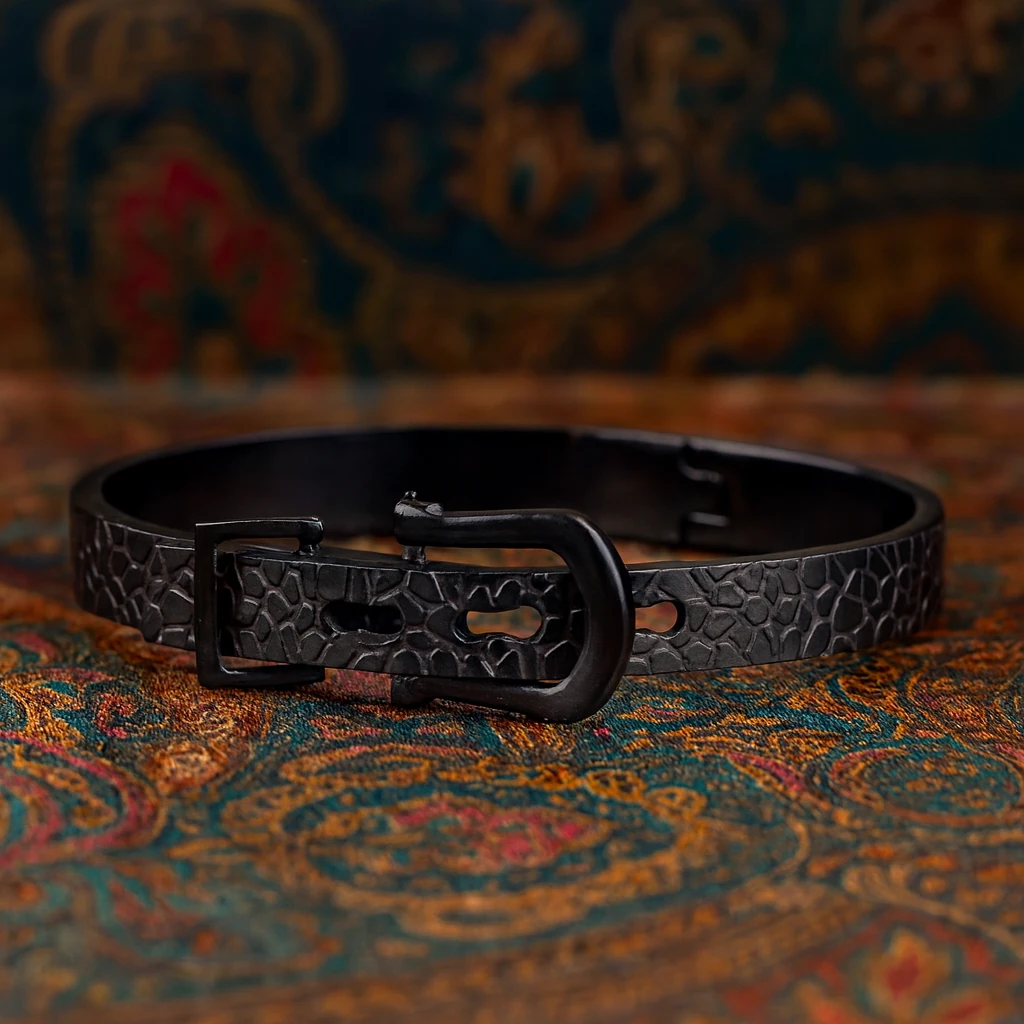 Çelik Kelepçe Tokalı Bileklik Siyah