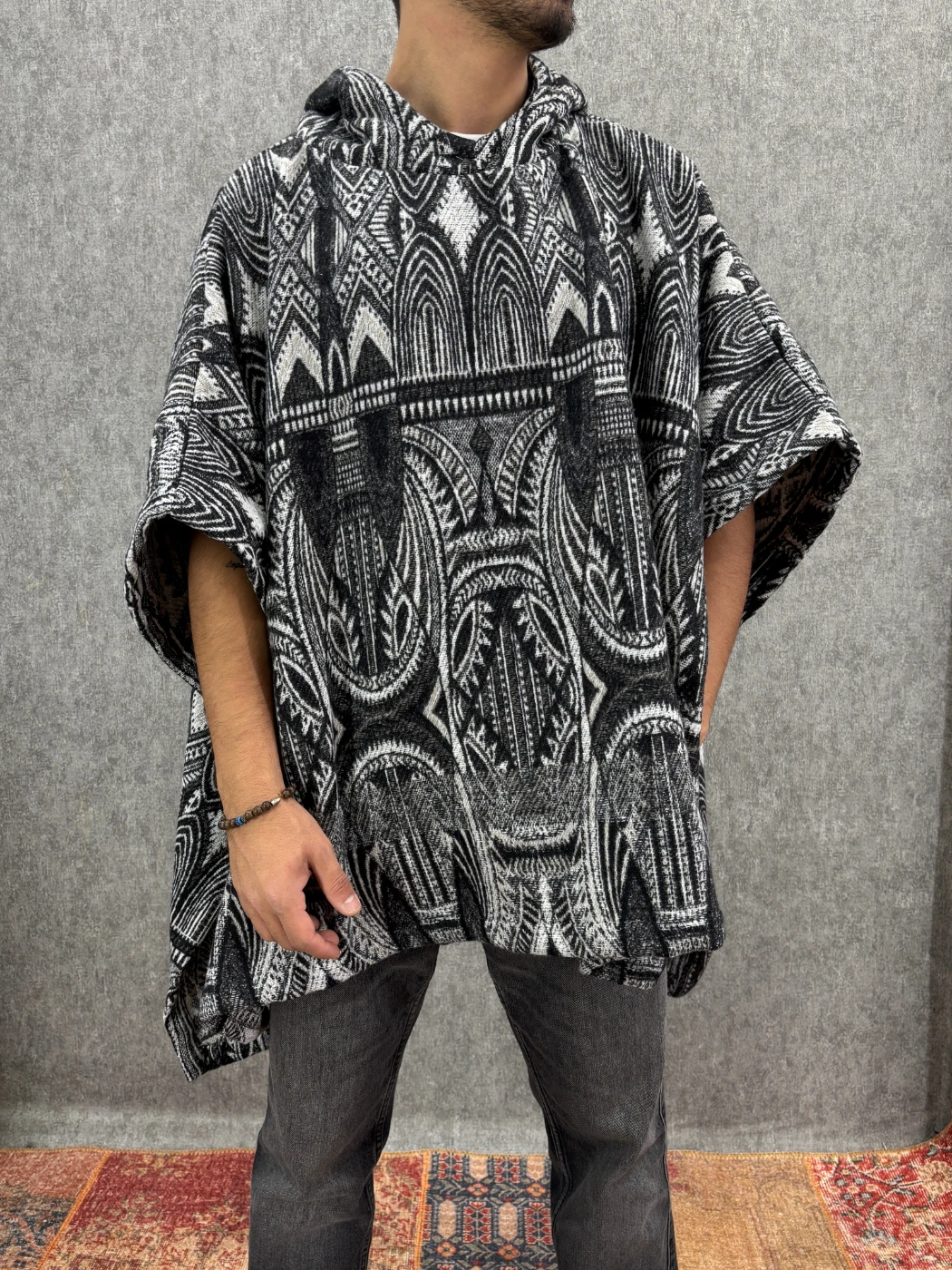 Oversize Kapüşonlu Desenli  Panço