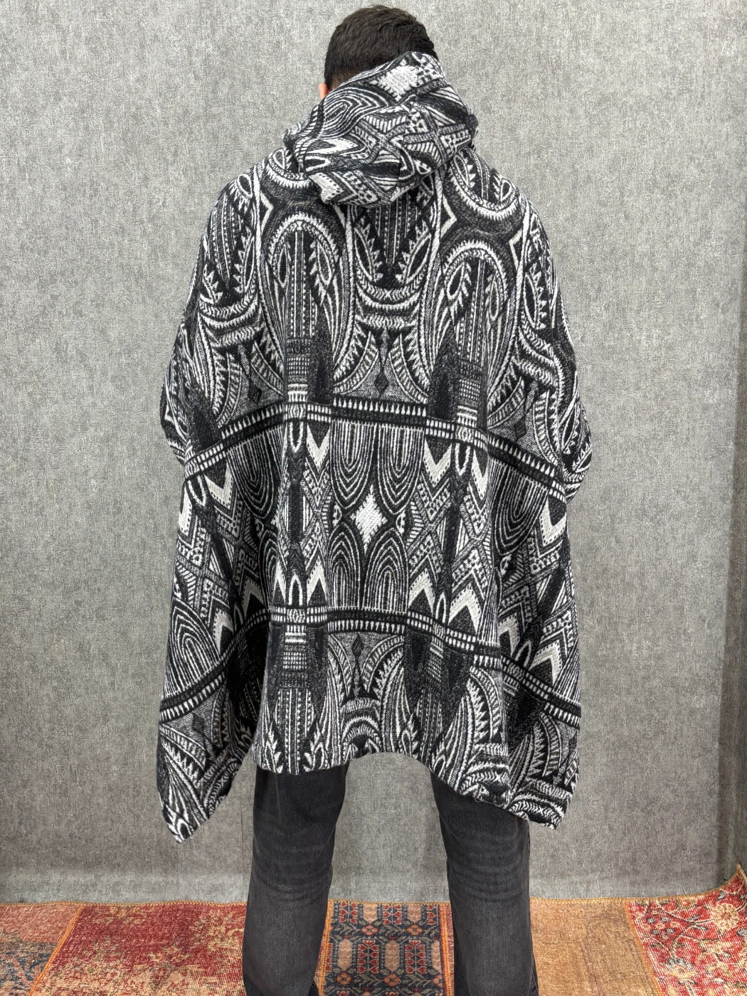 Oversize Kapüşonlu Desenli  Panço