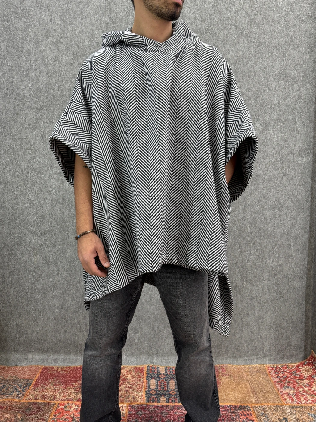 Oversize Kapüşonlu Desenli  Panço