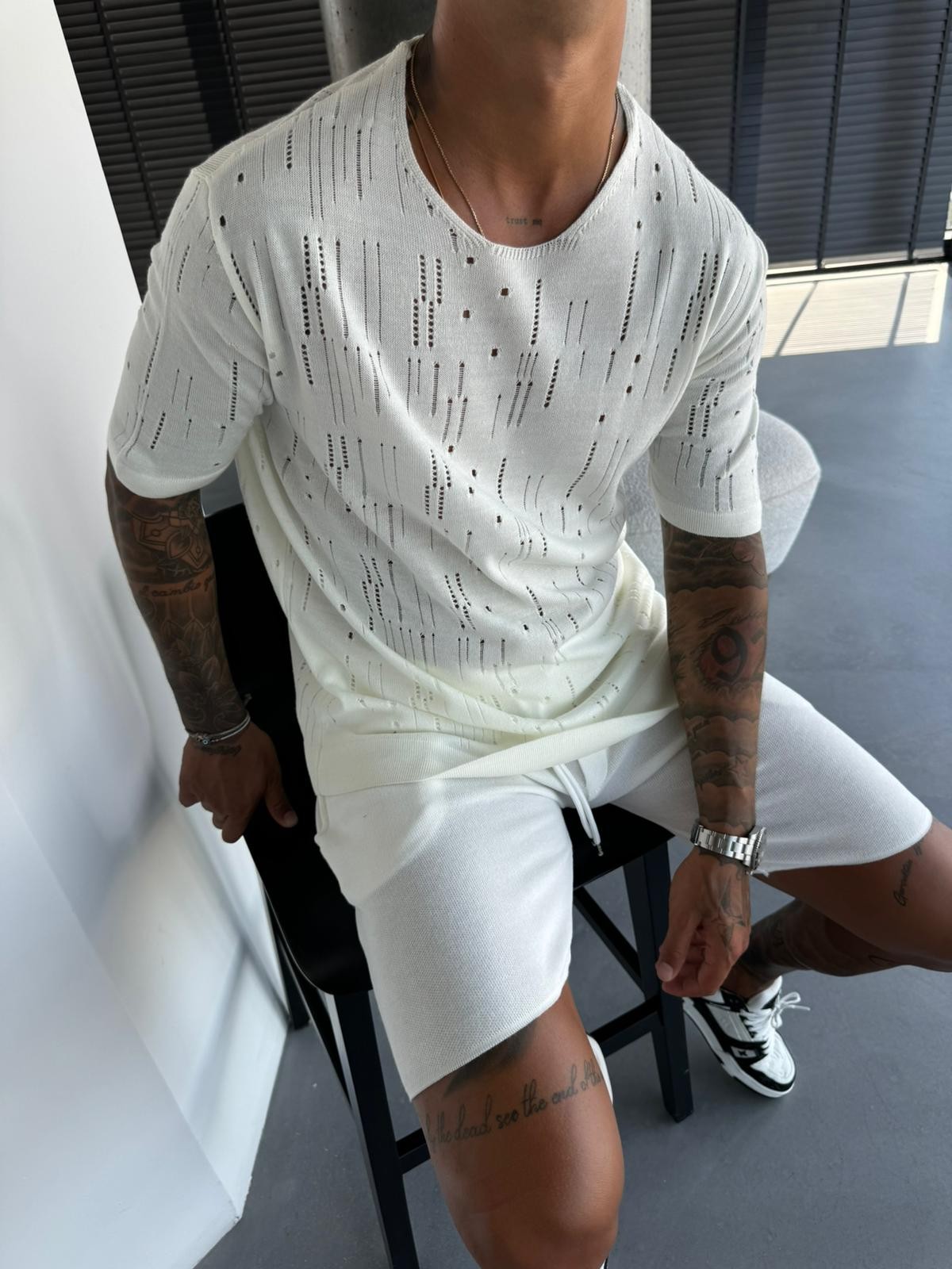 Oversize Delikli Beyaz Triko Tshirt