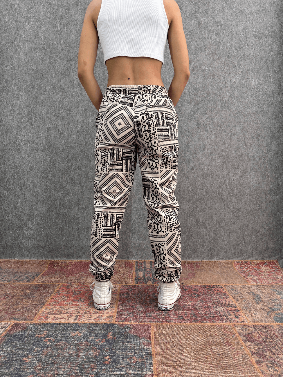 Bel ve Paça Lastikli Desenli Jogger