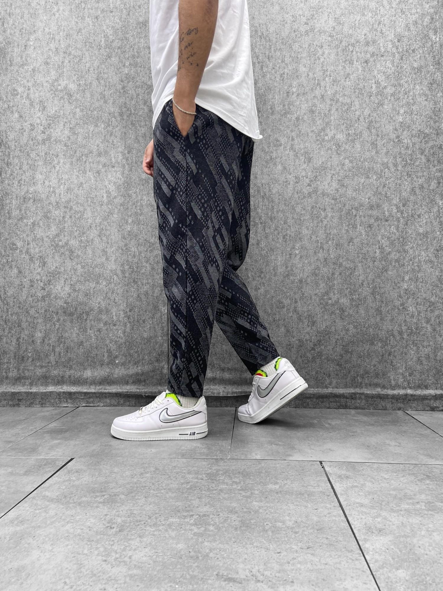 Beli Lastikli Düz Paça Desenli Baggy Pantolon