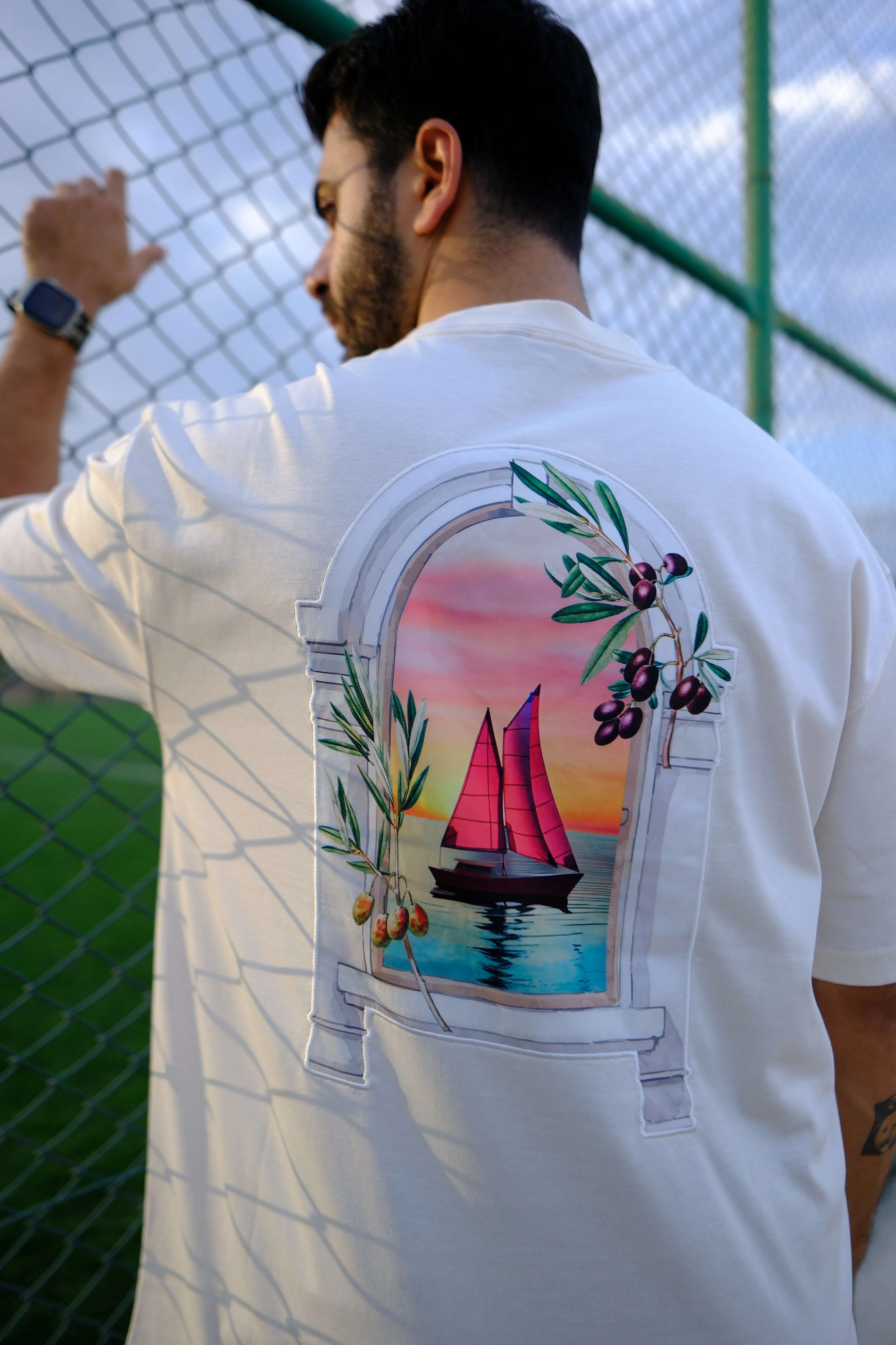 Beyaz Oversize Unisex Ege Penceresi Sırt Baskılı T-Shirt