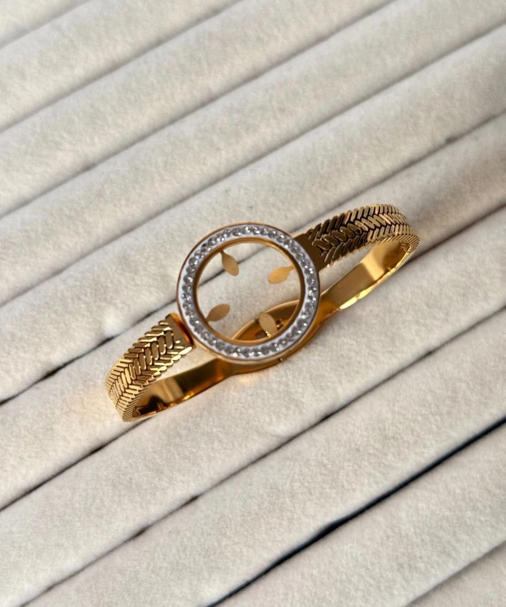 Çelik Klasik Desenli Taşlı Antik Sembol Kelepçe