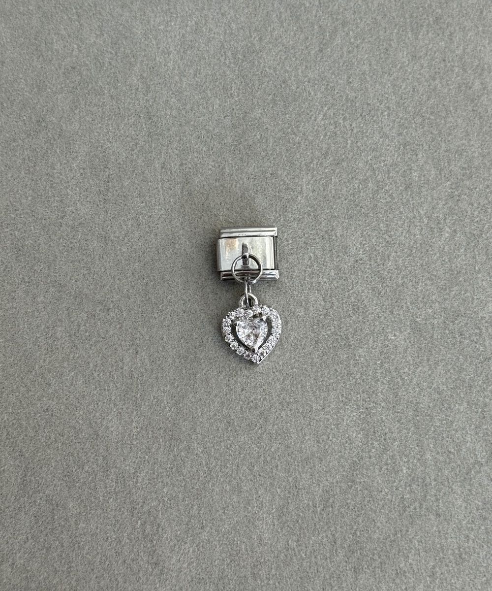 Nomi Kalp Sallantılı Charm