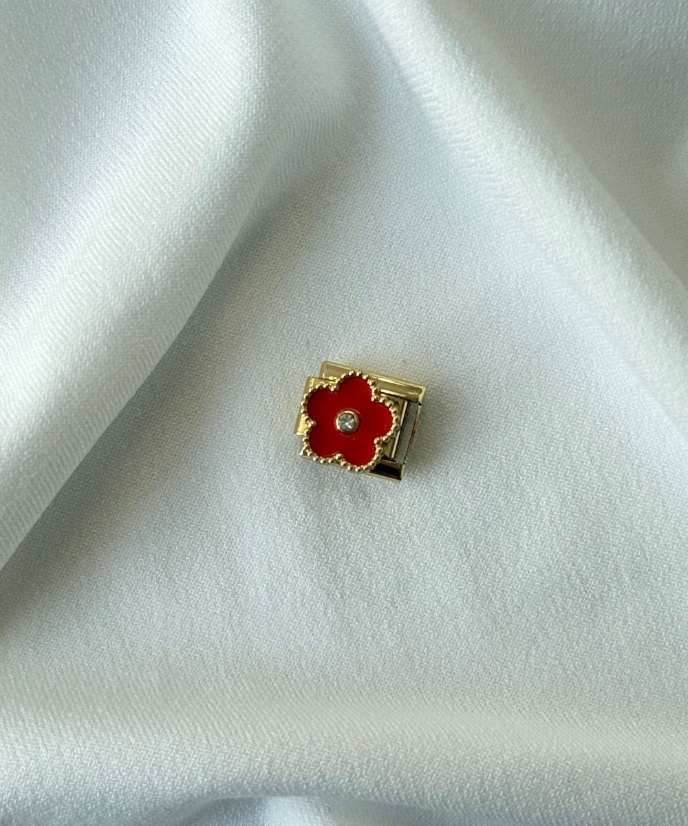 Nomi Kırmızı Yonca Charm