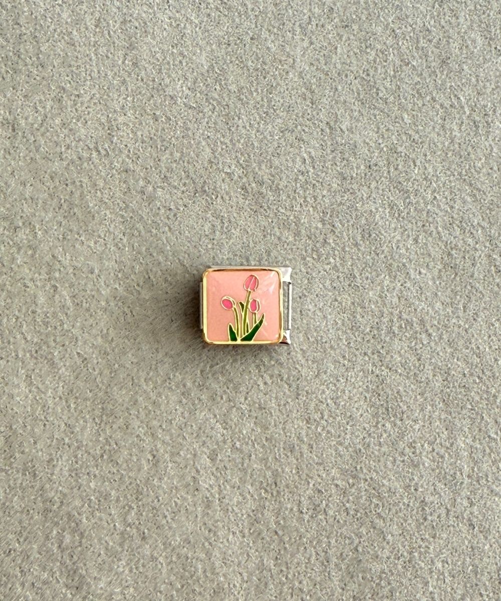 Nomi Pembe Lale Charm