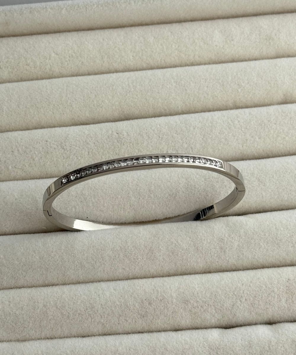 Çelik İnce Taşlı Silver Kelepçe