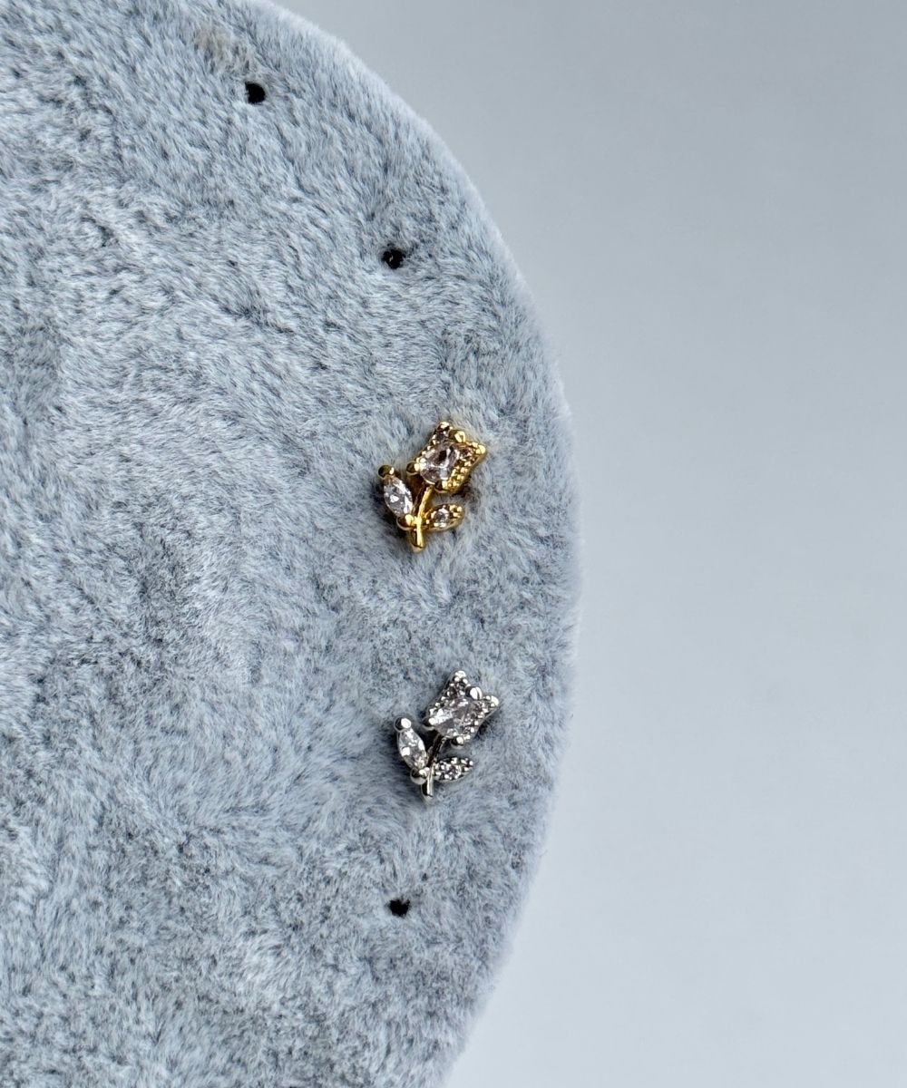 Çelik Gül Tragus Piercing