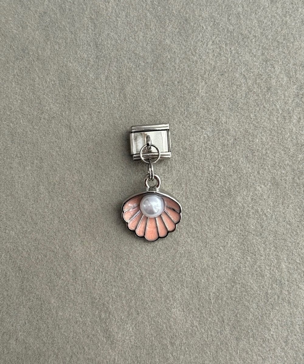 Nomi Pembe İstiridye İncili Charm