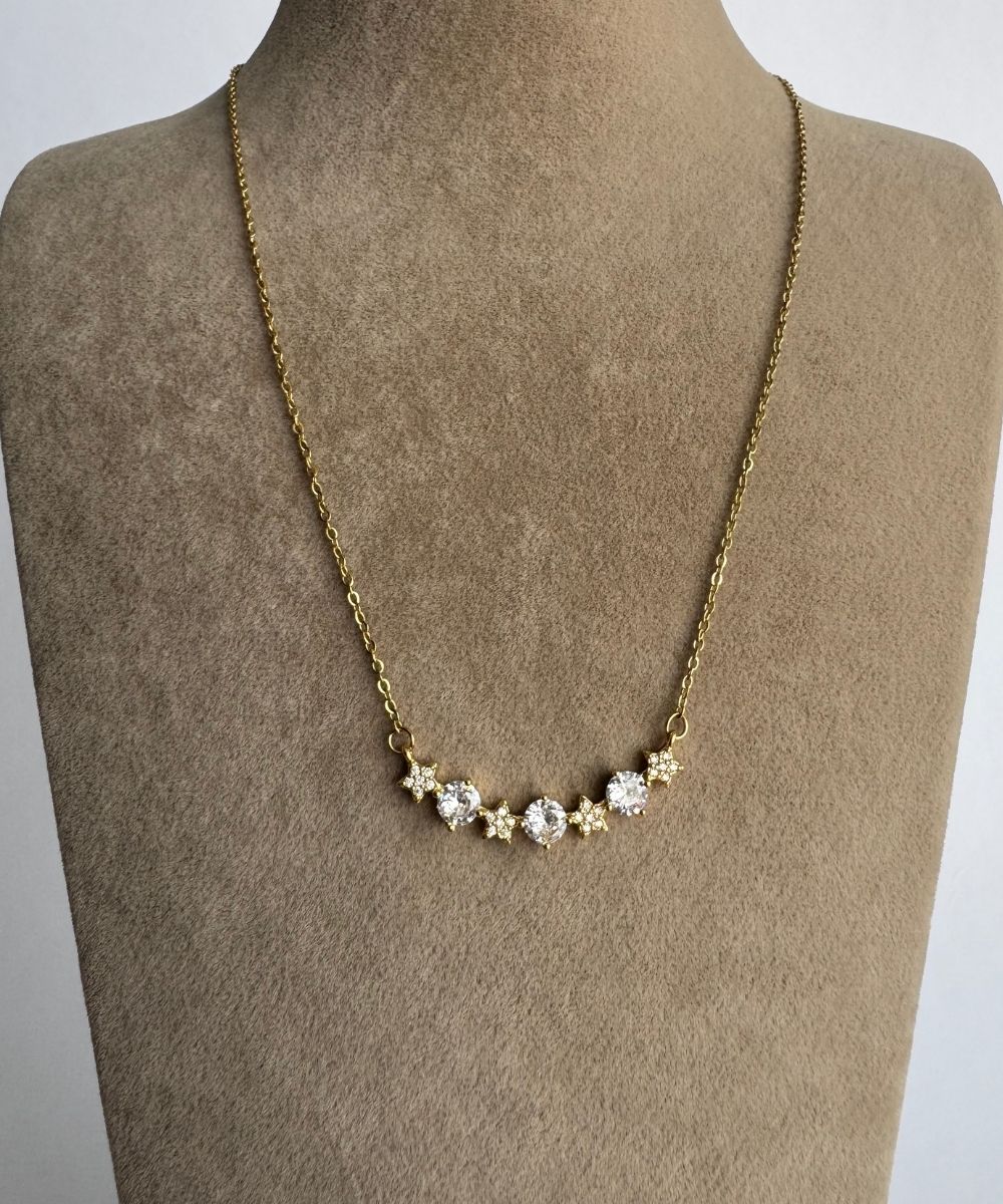 Çelik Çiçek Taşlı Kolye