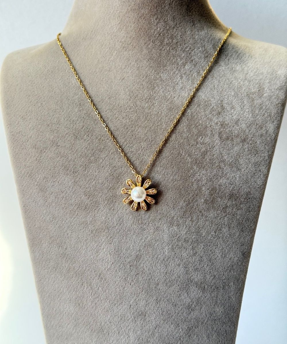 Çelik İncili Papatya Kolye