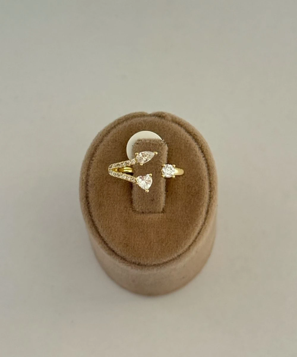 Xuping Üç Başlı Ok Kalp Gold Ayarlamalı Yüzük