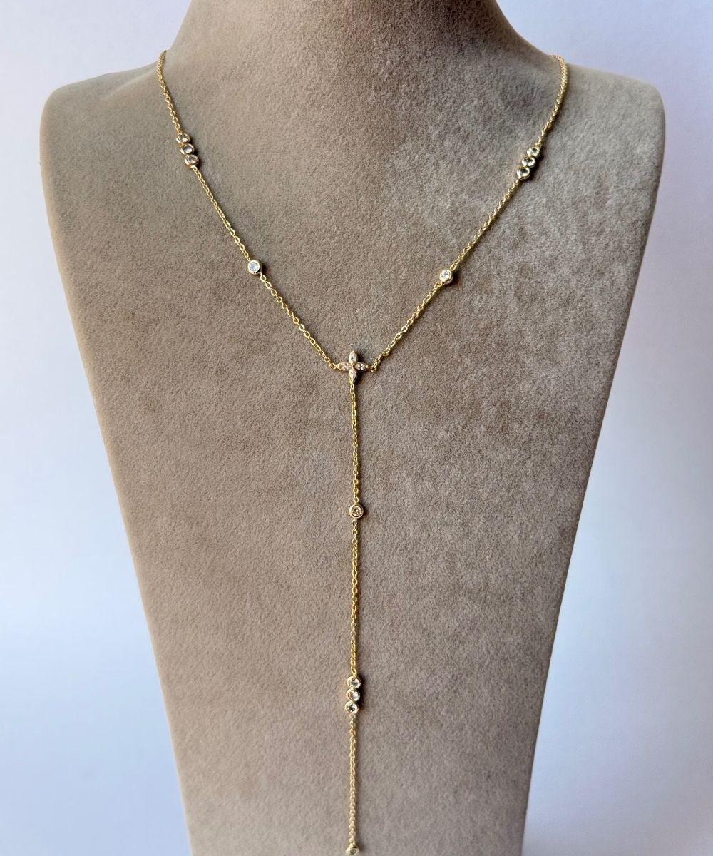 Vıp Beyaz Taşlı Minimal Çiçek Y Gold Kolye