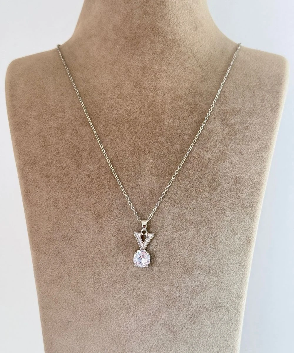 Çelik  Taşlı Üçgen Kolye