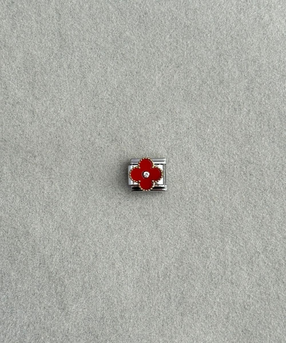 Nomi Kırmızı Yonca Charm