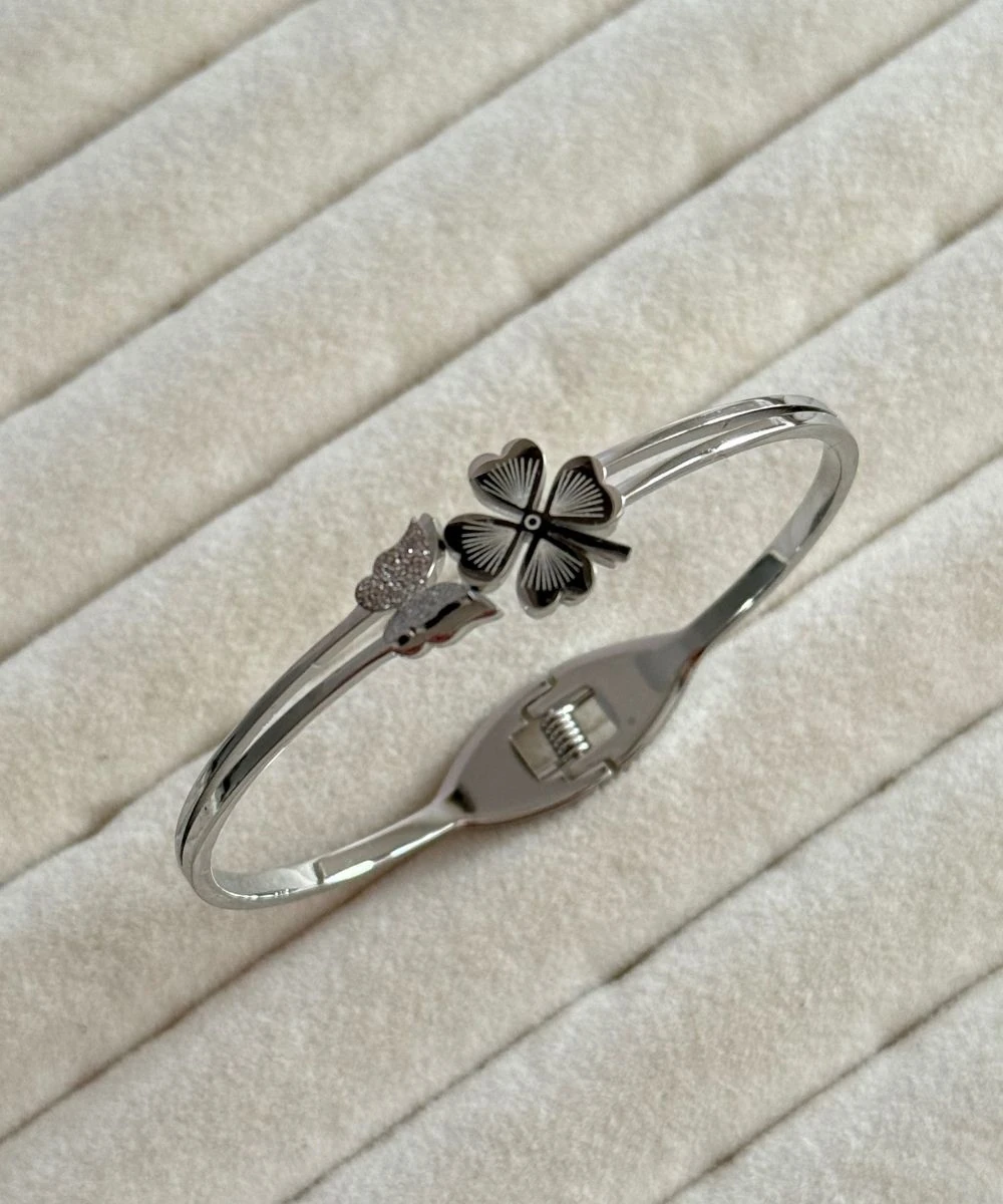 Çelik Kelebek Kalpli Yonca Silver Kelepçe