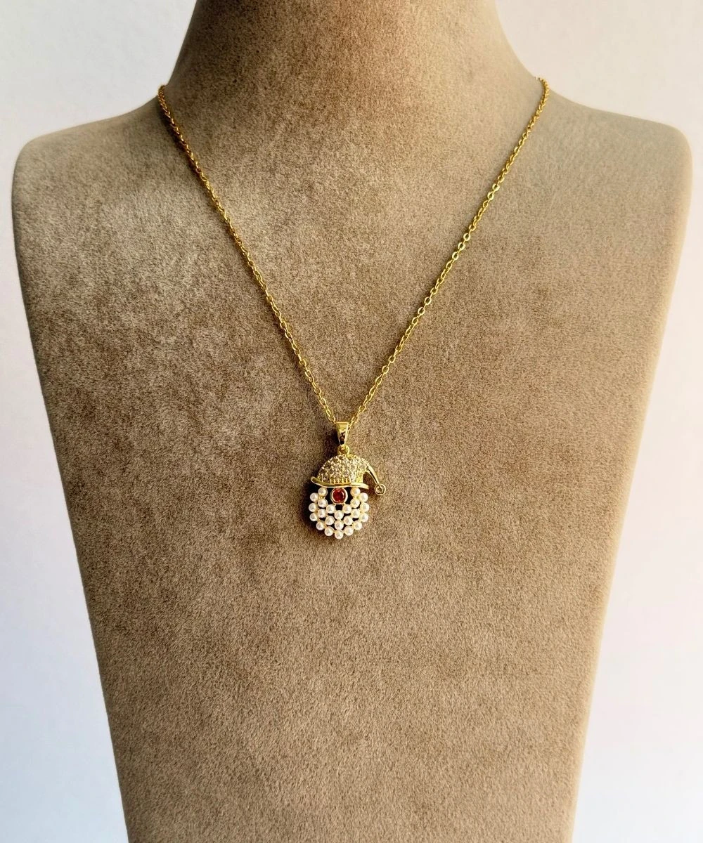 Çelik  İncili Noel Şapkası Kolye