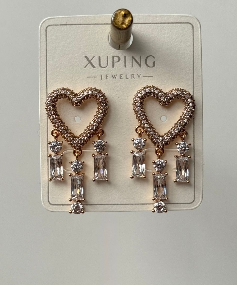 Xuping Sallantılı Kare Taşlı Küpe
