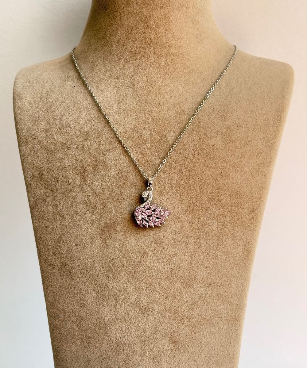 Çelik Pembe Taşlı Kuğu Kolye