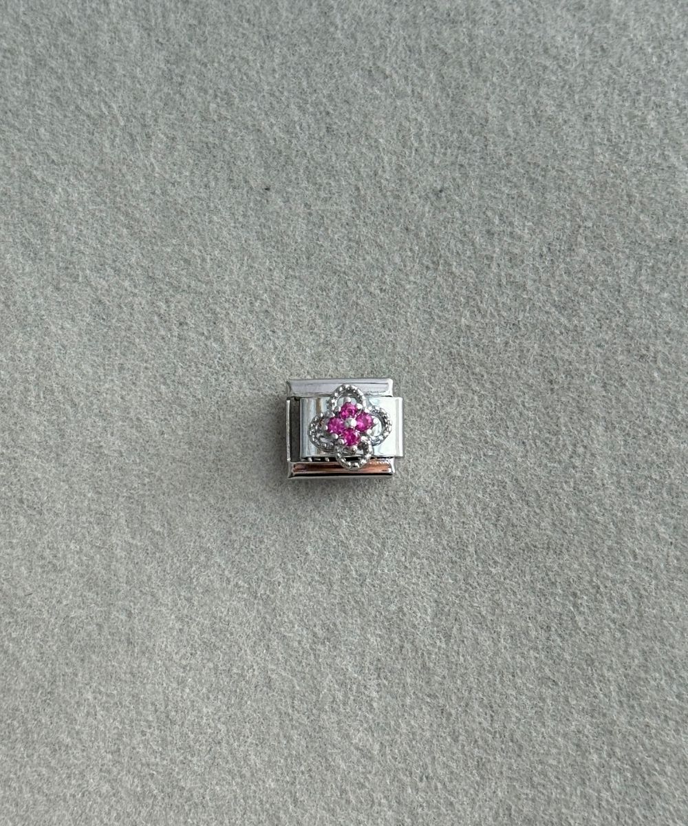 Nomi Yonca Pembe Charm