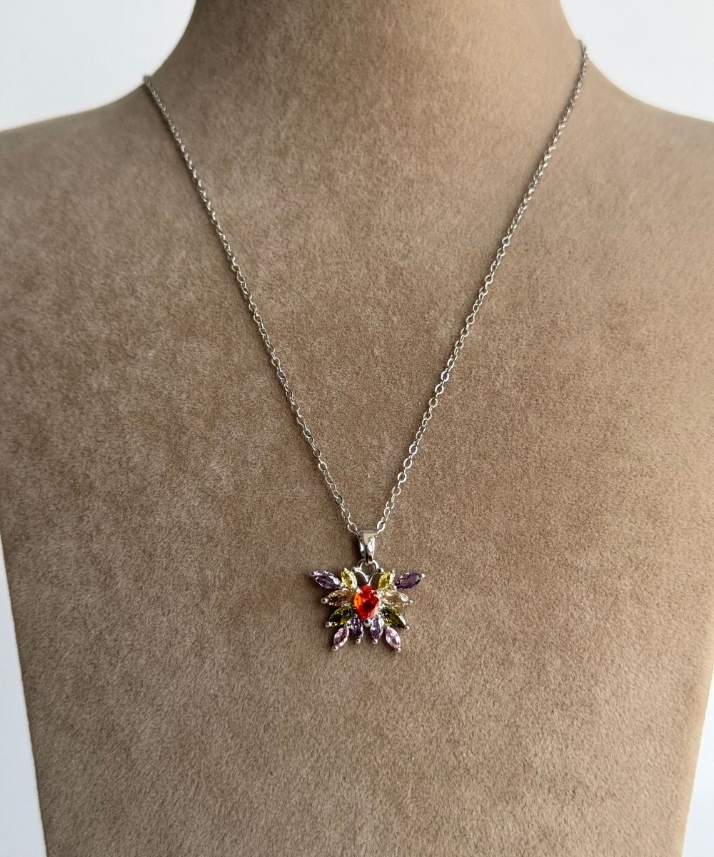 Çelik Göz Alıcı Kolye