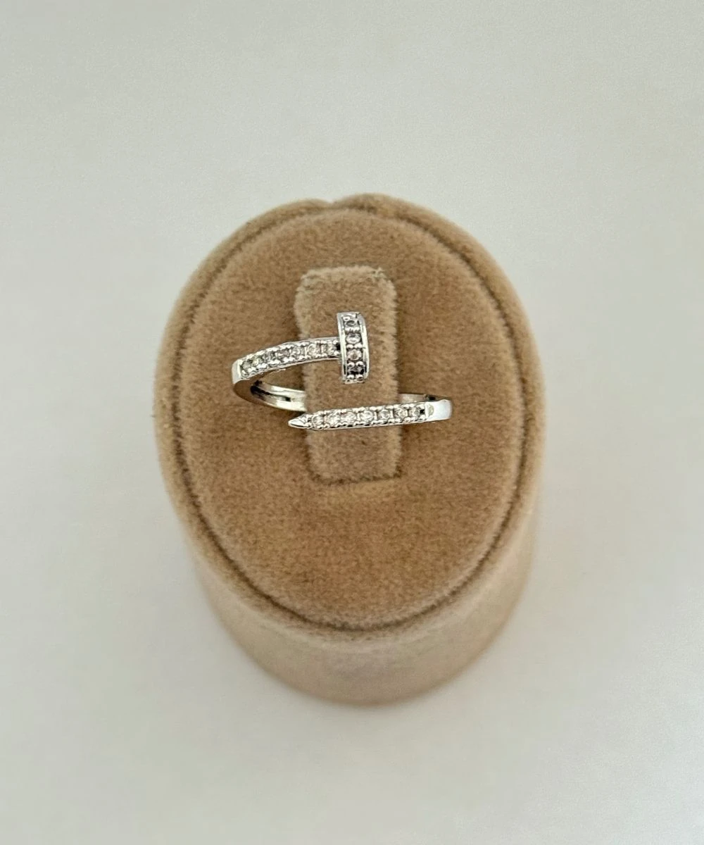 Vıp Taşlı Çivi Ayarlamalı Yüzük