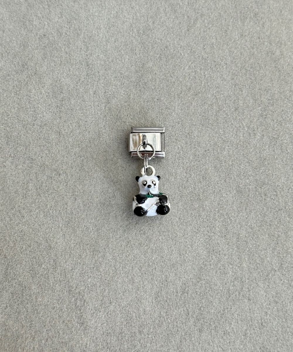 Nomi Panda Sallantılı Charm