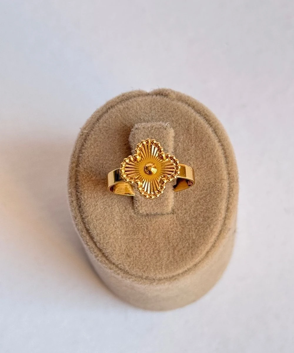 Çelik Sarı Sade Yonca Ayarlamalı Yüzük