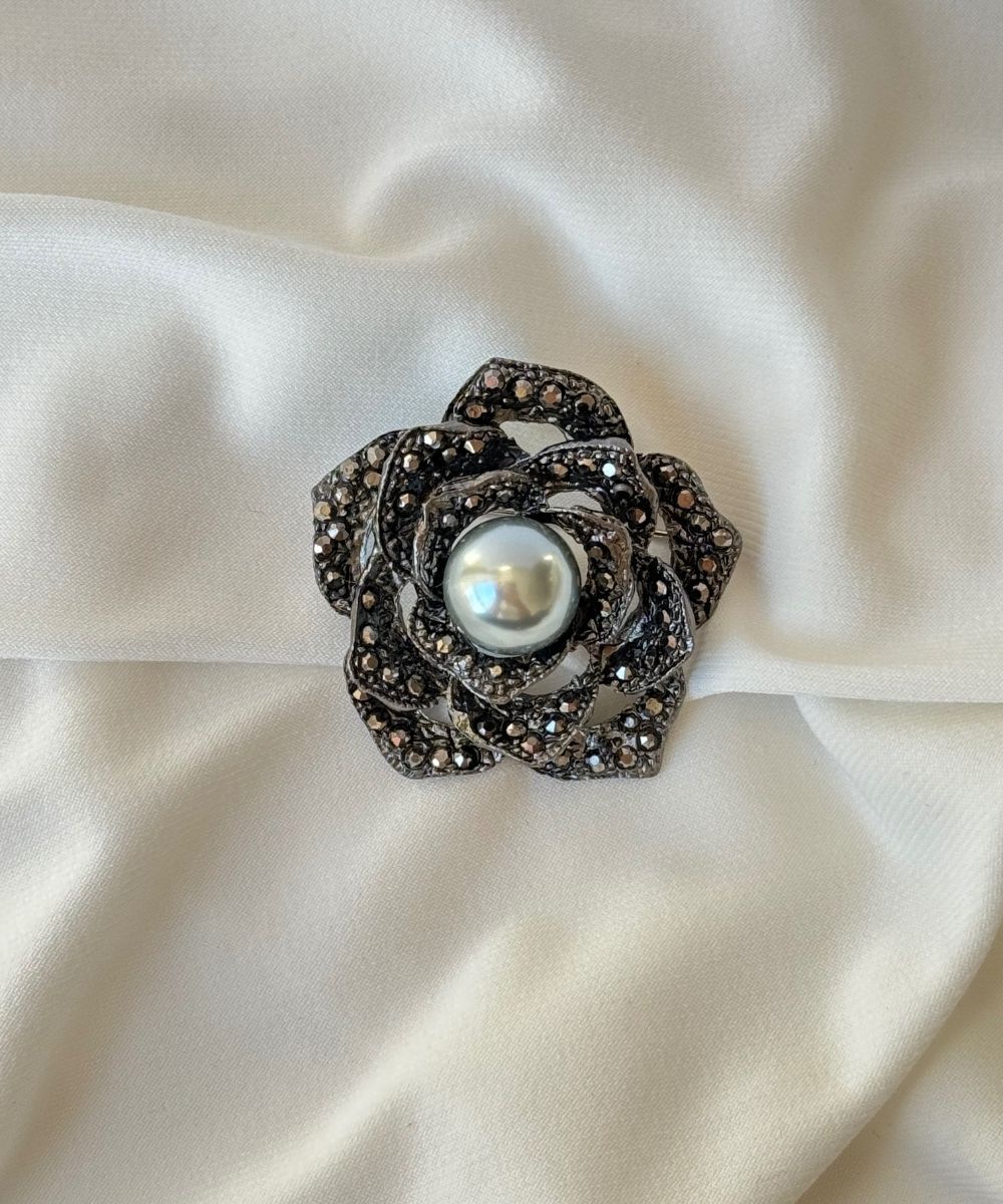 Vıp Kara İnci Broş