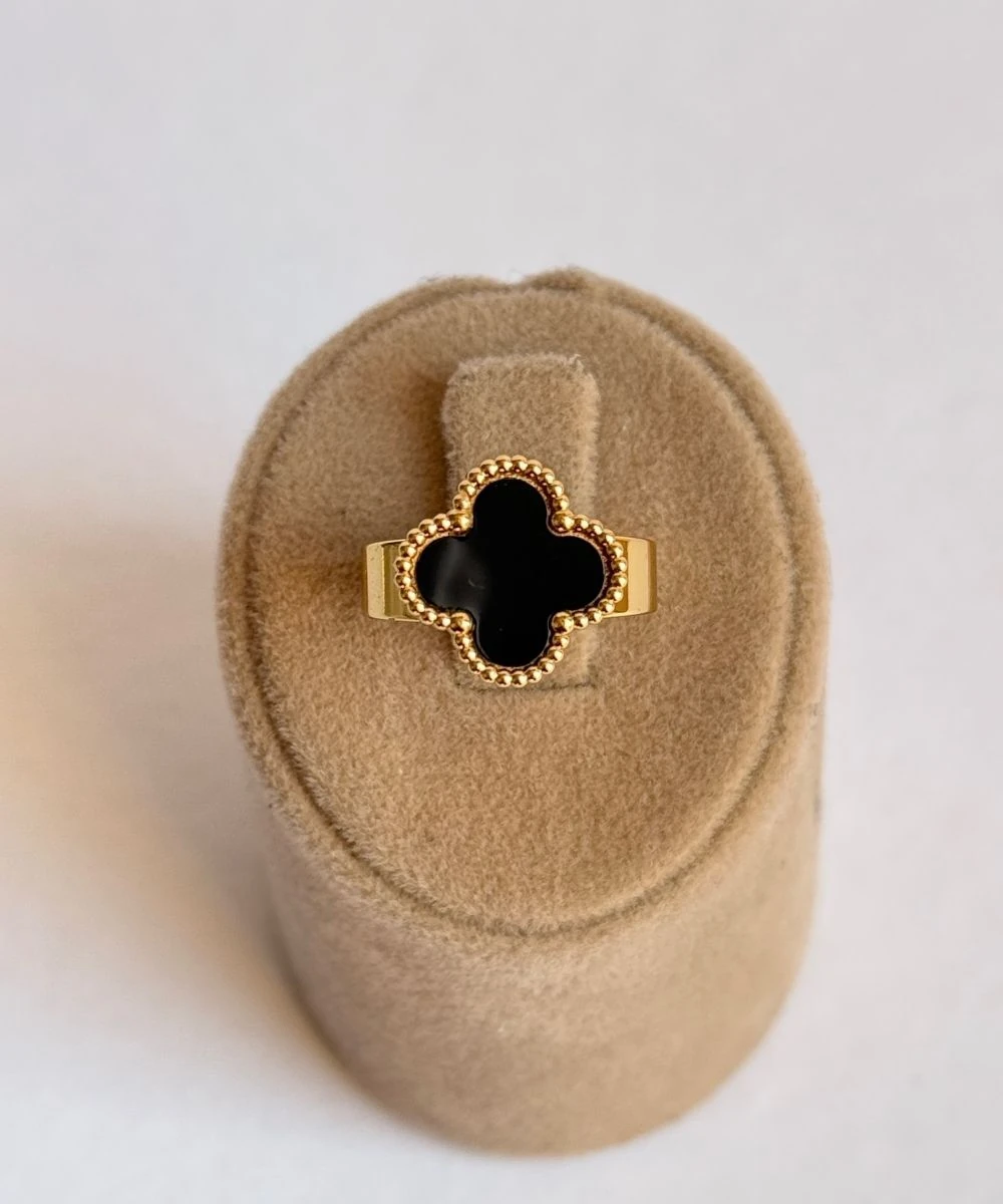 Çelik Siyah Yonca Ayarlamalı Yüzük