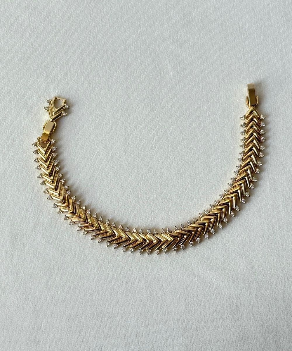 Xuping Taşlı Oklu Kalın Şerit Bileklik