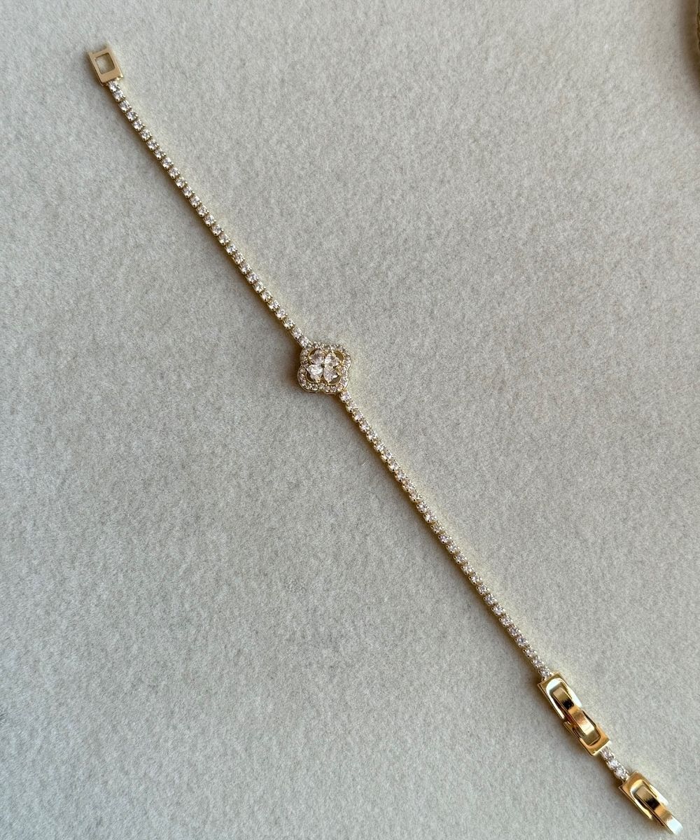 Çelik Yonca Taşlı İnce Arpa Suyolu Bileklik