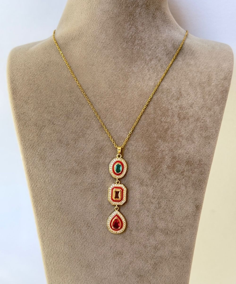 Çelik 3'Lü Sembol Kolye