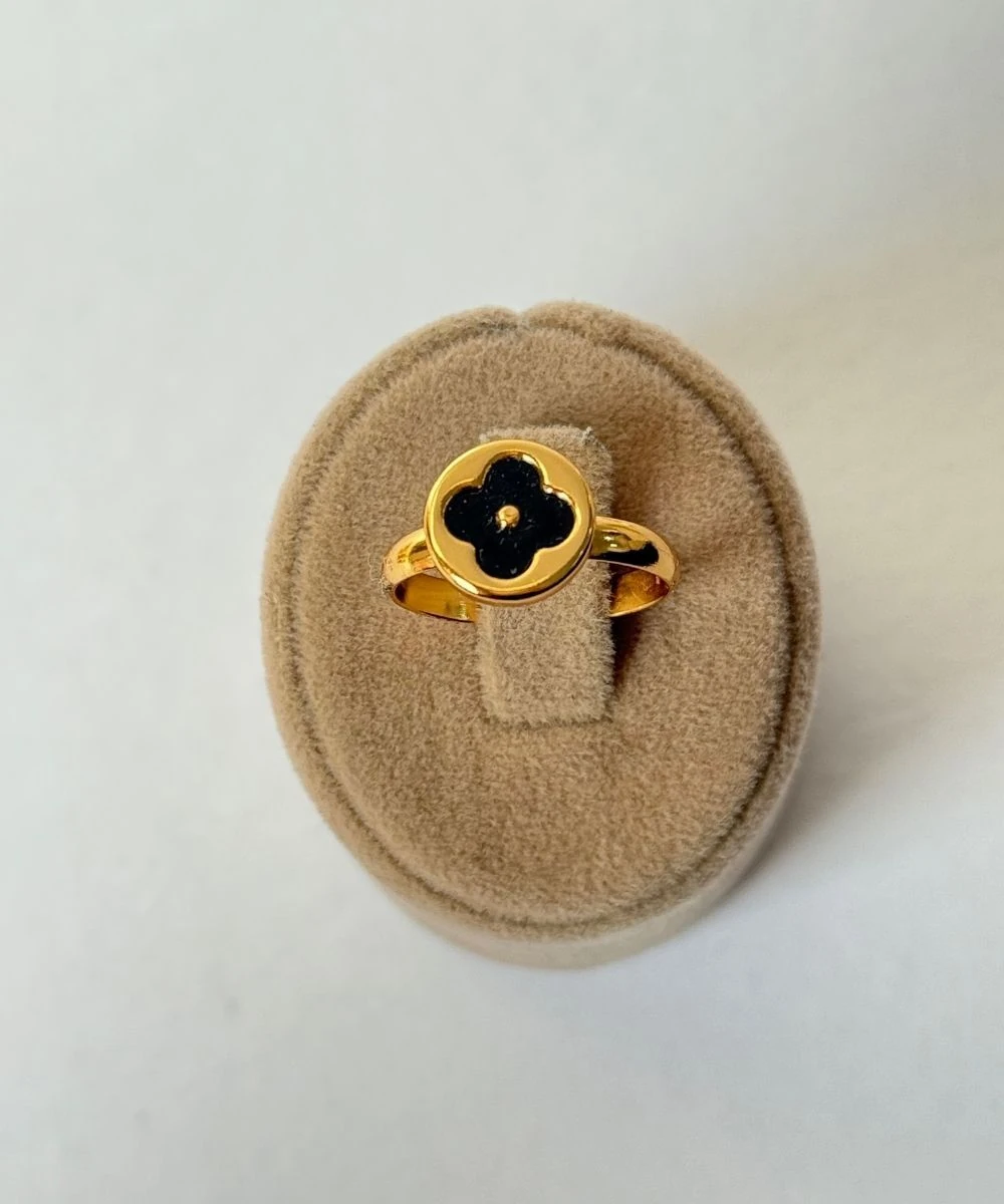 Çelik Siyah Yonca Ayarlamalı Yüzük