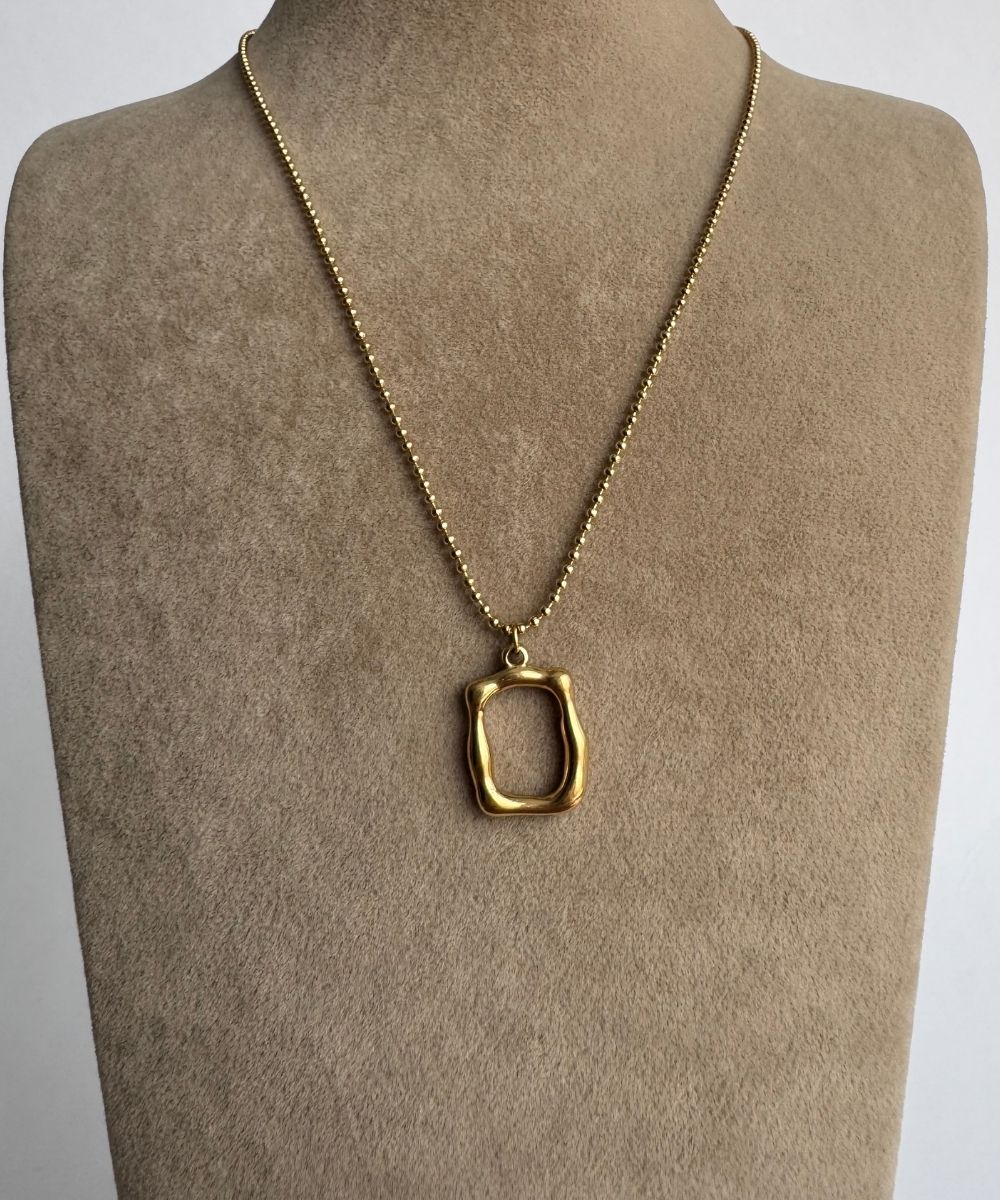 Çelik Dikdörtgen Kolye