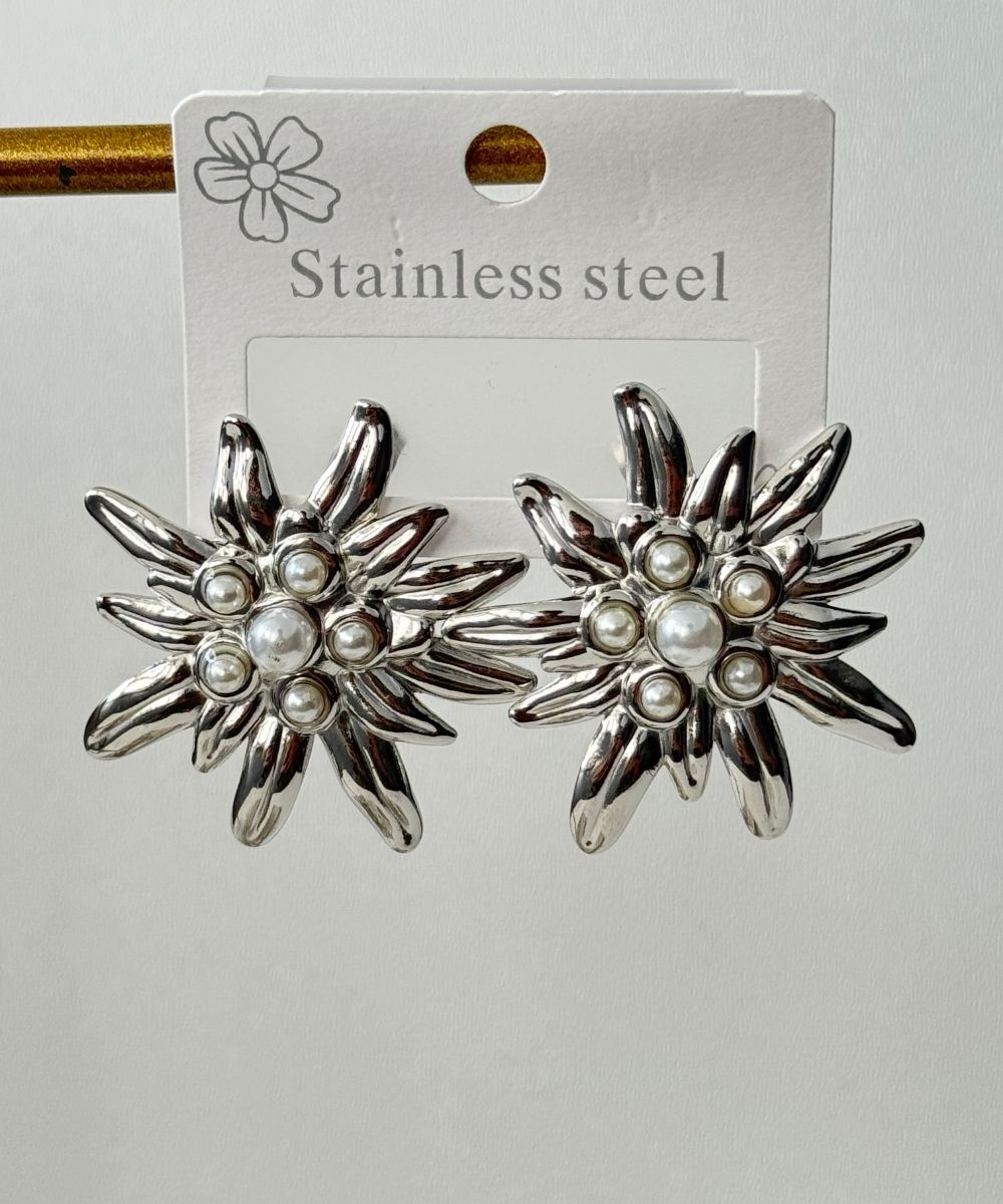 Çelik Ortası İncili Çiçek Küpe