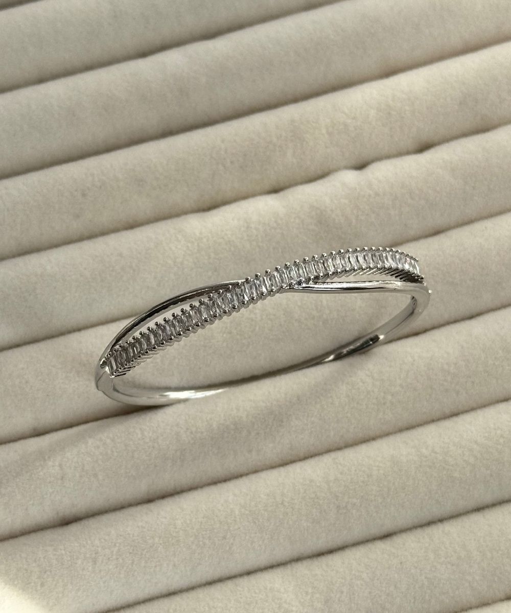 Zirkon Taşlı Şerit Silver Kelepçe